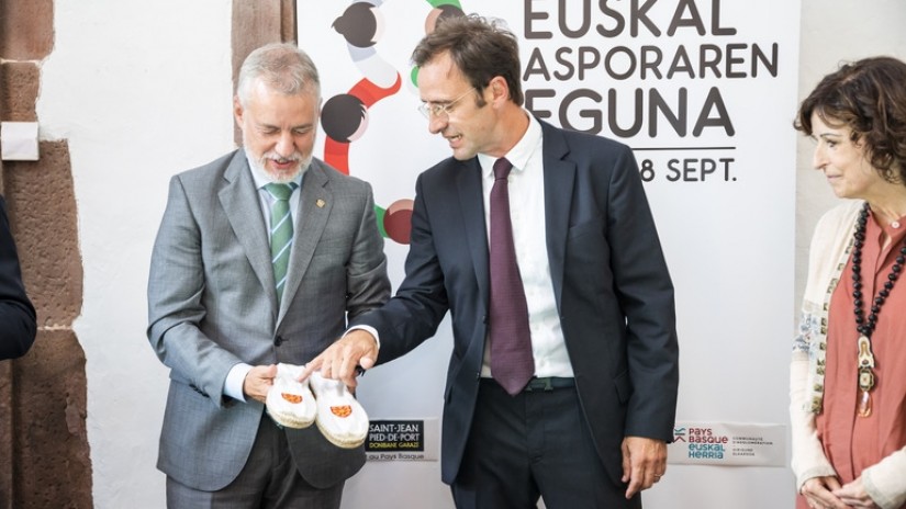 Urkullu Lehendakariak adierazi du euskal diaspora “bizirik dagoela” eta aurrera egiten jarraitu nahi duela