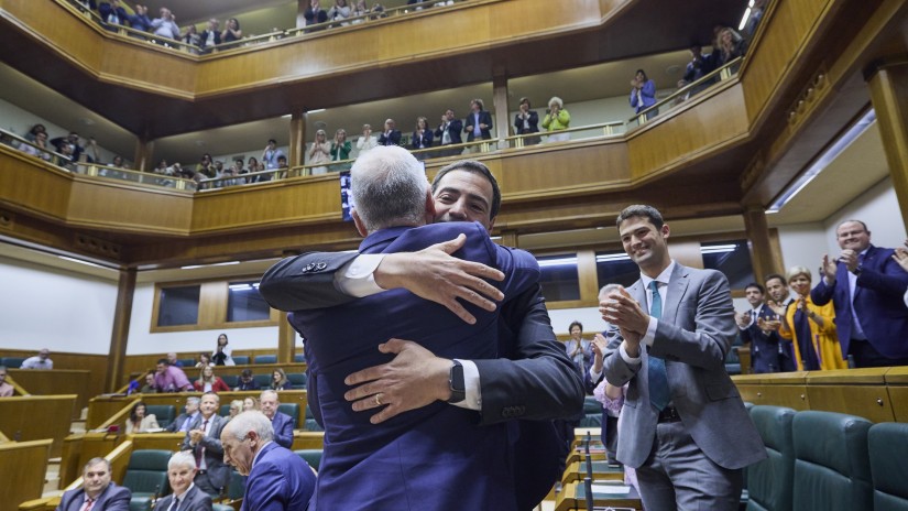 Imanol Pradales, EAJ-PNVko zazpigarren Lehendakaria, Eusko Legebiltzarraren gehiengoaren babesa jaso ondoren